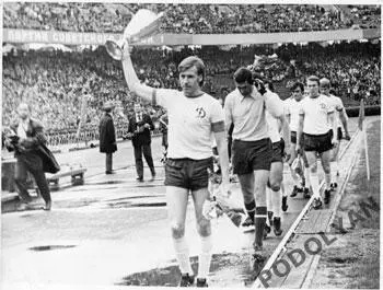 Футбол. Фото (оригинал). Виктор Колотов (Динамо Киев). 1975. Кубок кубков