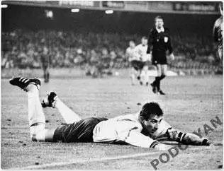 Футбол. Фото (оригинал). Ахрик Цвейба (Динамо Киев). 1993. Лига чемпионов