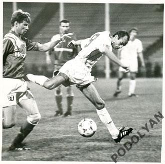 Футбол. Фото (оригинал). Михаил Джишкариани (Динамо Киев). 1994