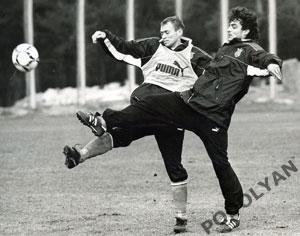 Футбол. Фото (оригинал). А.Головко, Т.Гусейнов (сборная Украины). 1990-е