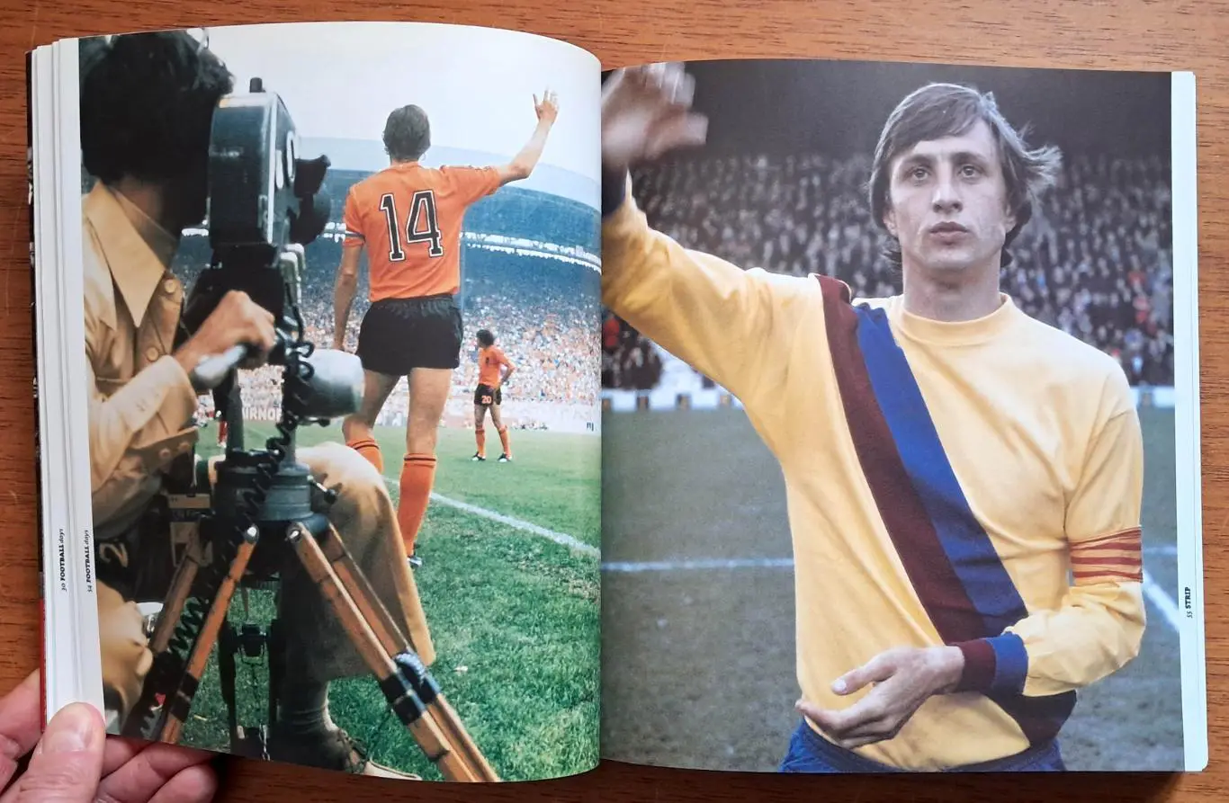 Футбол. Дни футбола. Подарочный фотоальбом (англ.) 2