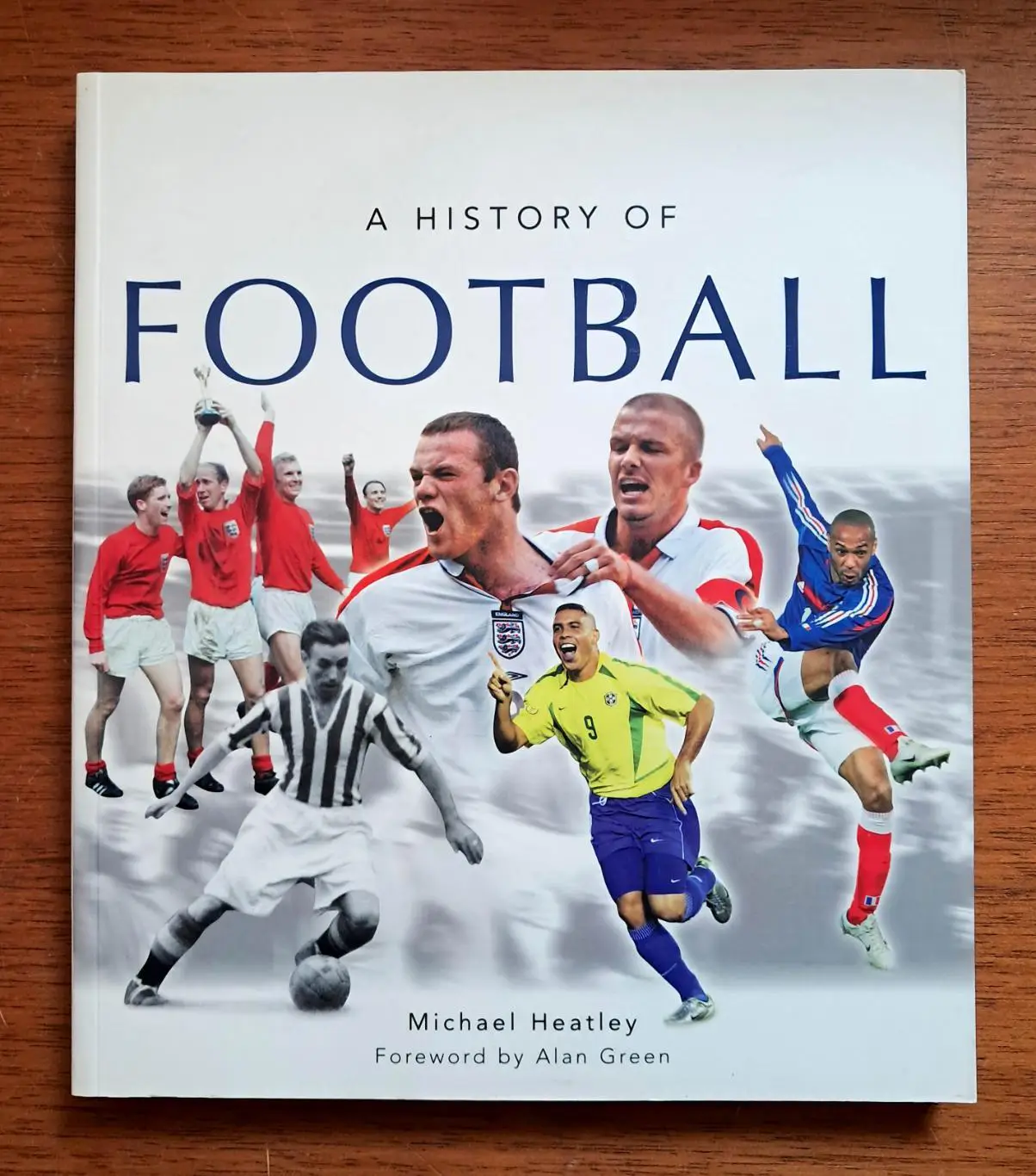 Футбол. История футбола. Подарочный фотоальбом (англ.)