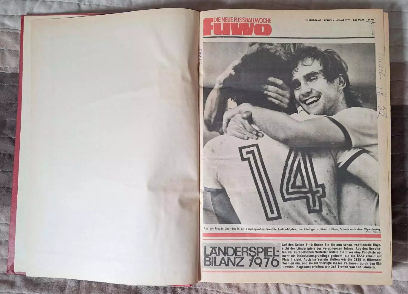 Еженедельник Di neue Fussball Woche (ГДР). 1977. Полный комплект в переплете