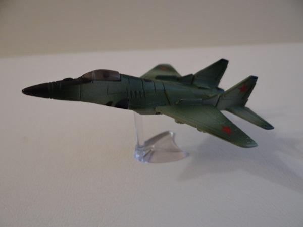 Самолёт МиГ-29 Истребители Ландрин Мировой арсенал (01)