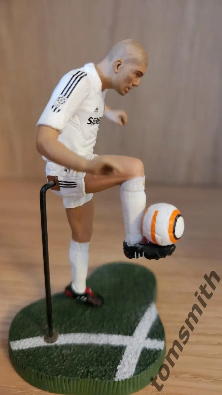 Фигурка футболиста Реал Мадрид FT champs Зинедин Зидан Zinedine Zidane
