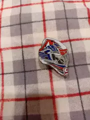 Знак Шлем ХК Локомотив (Ярославль) Исаев