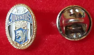 Значки.Футбол. Итальянский футбольный клуб - Ювентус. 2