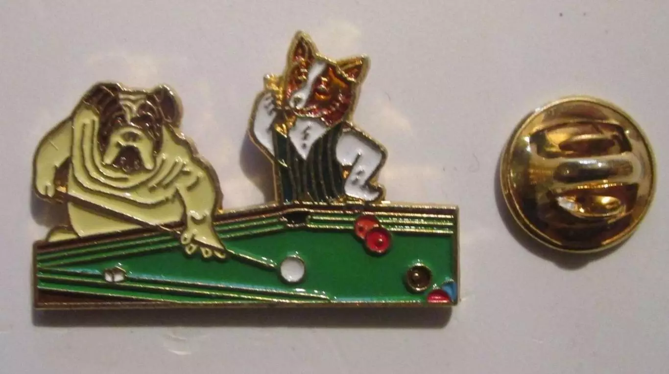 Собаки. Спорт - Бильярд. Собаки играют в бильярд.