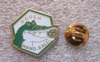 Значки Франция. Спорт - Ганбол. Гандбольный клуб города Руан. Крокодил.