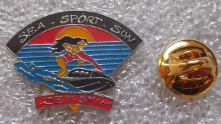 Значки Франция. Спорт - Катание на гидроцикле.