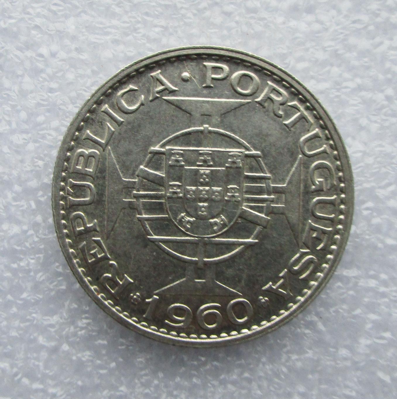 Мозамбик 20 эскудо, 1960. Серебро. UNC. Штемпельный блеск. 2