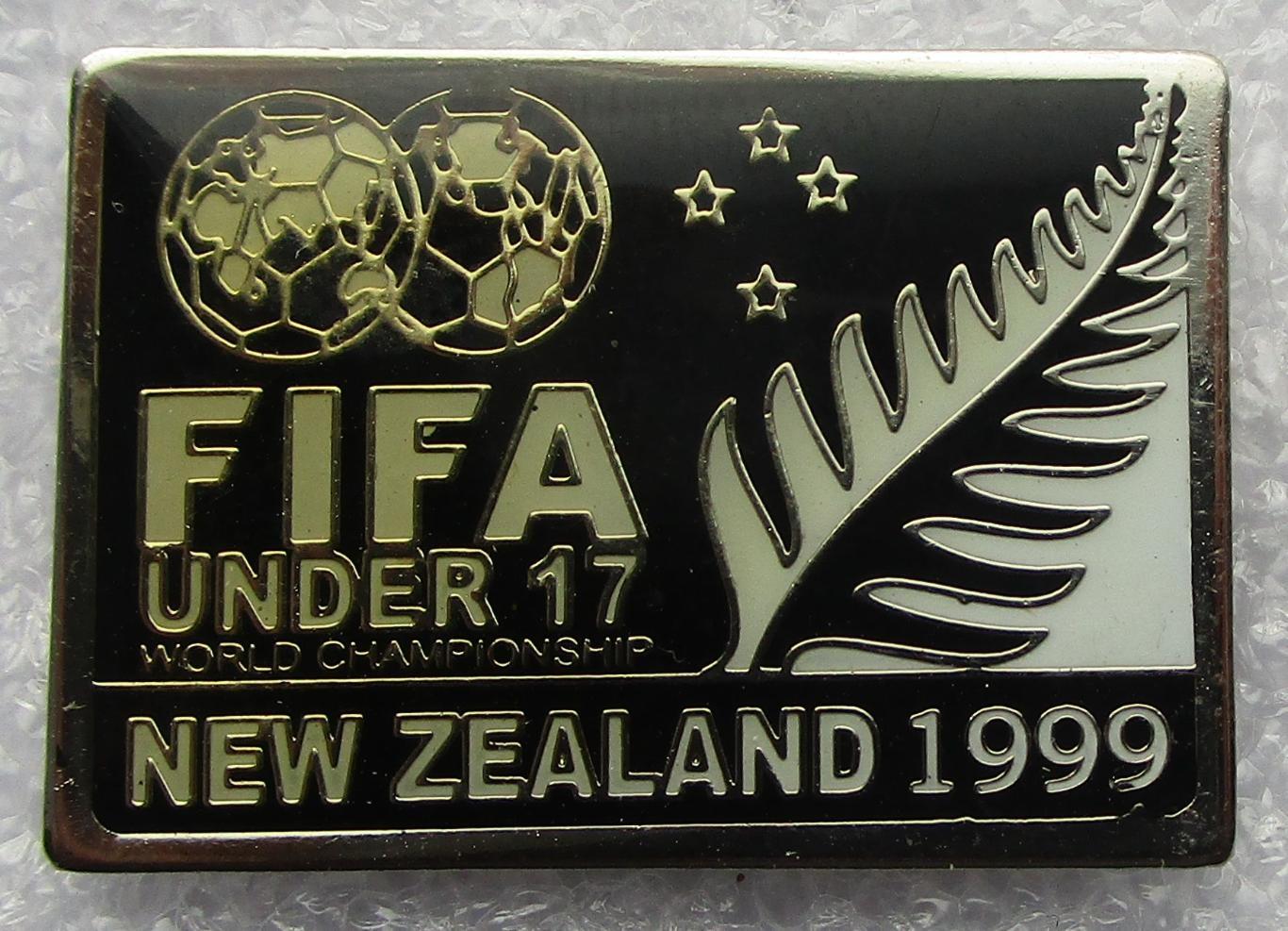 Значки. Футбол. Чемпионат мира ФИФА до 17 лет в Новой Зеландии 1999. + 1