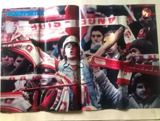 Voetbal international Постер 32
