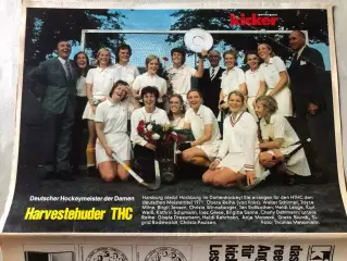 Kicker Постер Harvestehuder THC Хокей на траві