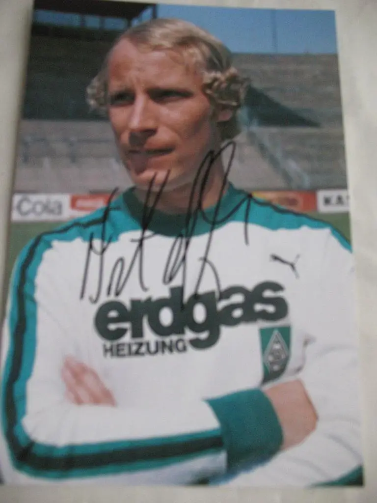 Фото футбол Берти Фогтс Германия размер 10х15 см автограф оригинал