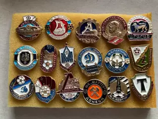 Набор значков Высшая Лига СССР - Динамо Киев, Шахтер, Днепр, Металлист, Черном