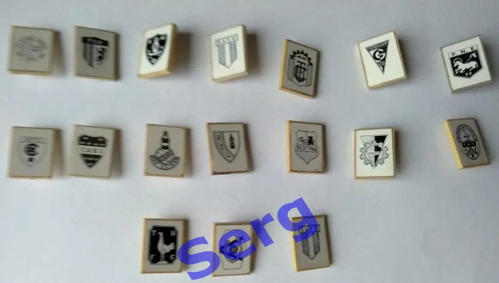 Значок Футбольные клубы ситалл (17 шт.)