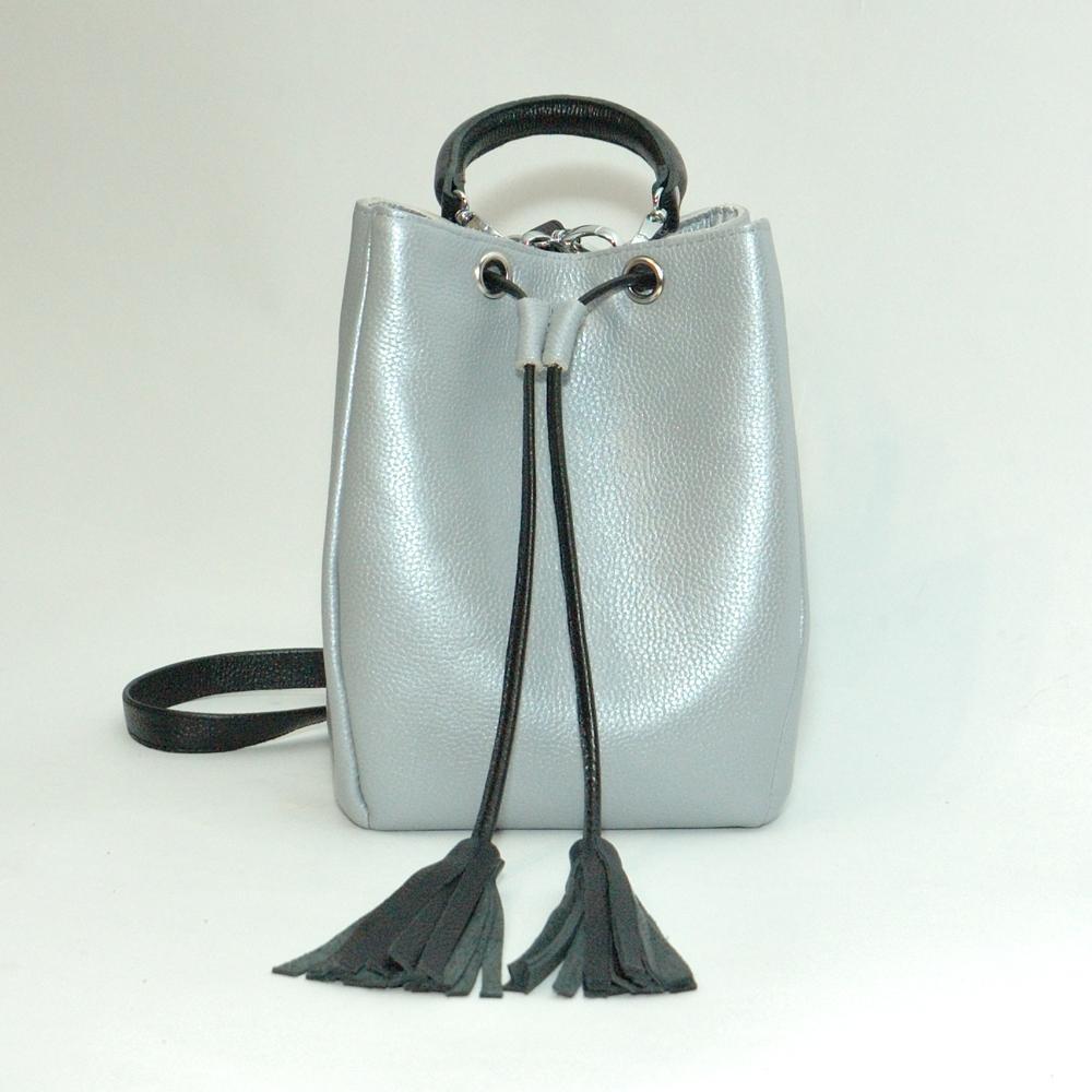 Женская сумочка из натуральной кожи серебристый/чёрный флотар М25. 1