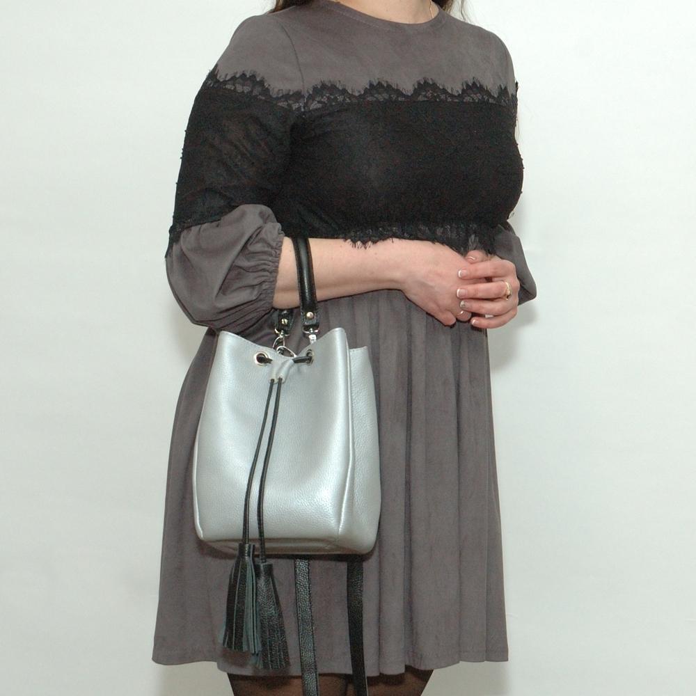 Женская сумочка из натуральной кожи серебристый/чёрный флотар М25. 6