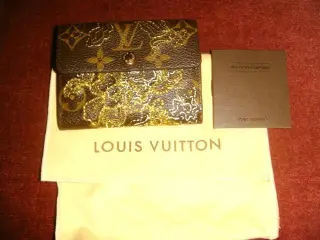 Кошелек Louis Vuitton dentelle Lidlow wallet