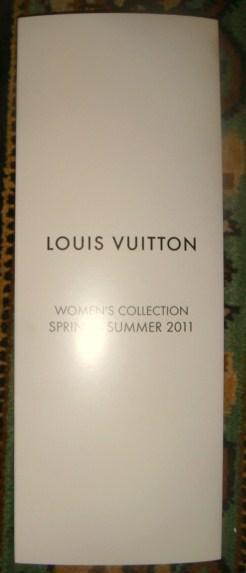 Каталоги Louis Vuitton 2 штуки 2010 год. 5