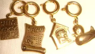 Подвеска на браслет винтаж бронза.