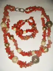 Комплект коралловый LES BERNARD 60-е годы.