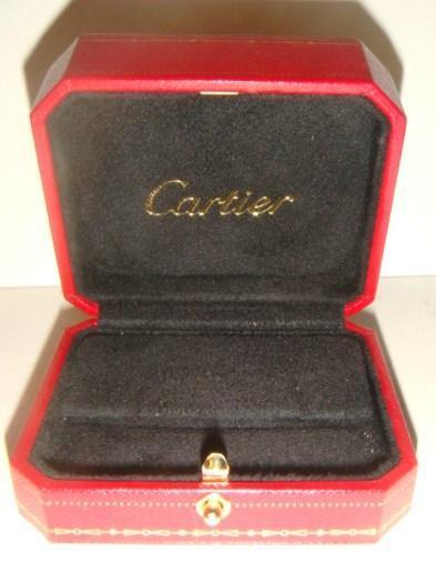 Коробка для сережек или броши Cartier оригинал .