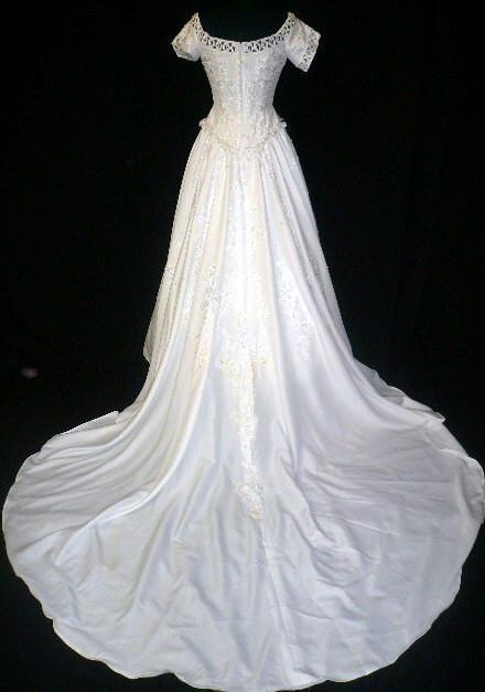Свадебное платье 44-46 со шлейфом 1