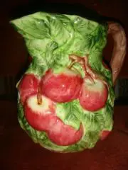 Кувшин винтаж с яблоками