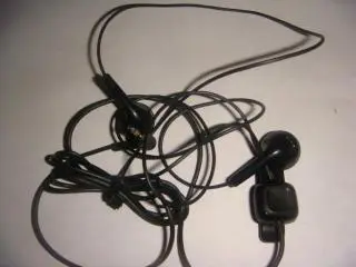 Наушники для телефона Nokia2323 новые