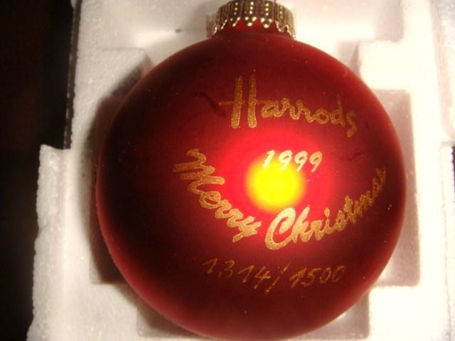 Игрушка шар красный Harrods - 2000 год 2