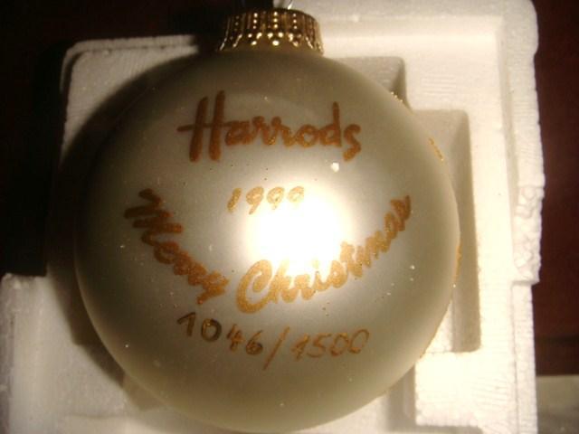 Игрушка шар кремовый Harrods - 2000 год 1