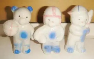 Статуэтки три мишки спортсмены винтаж