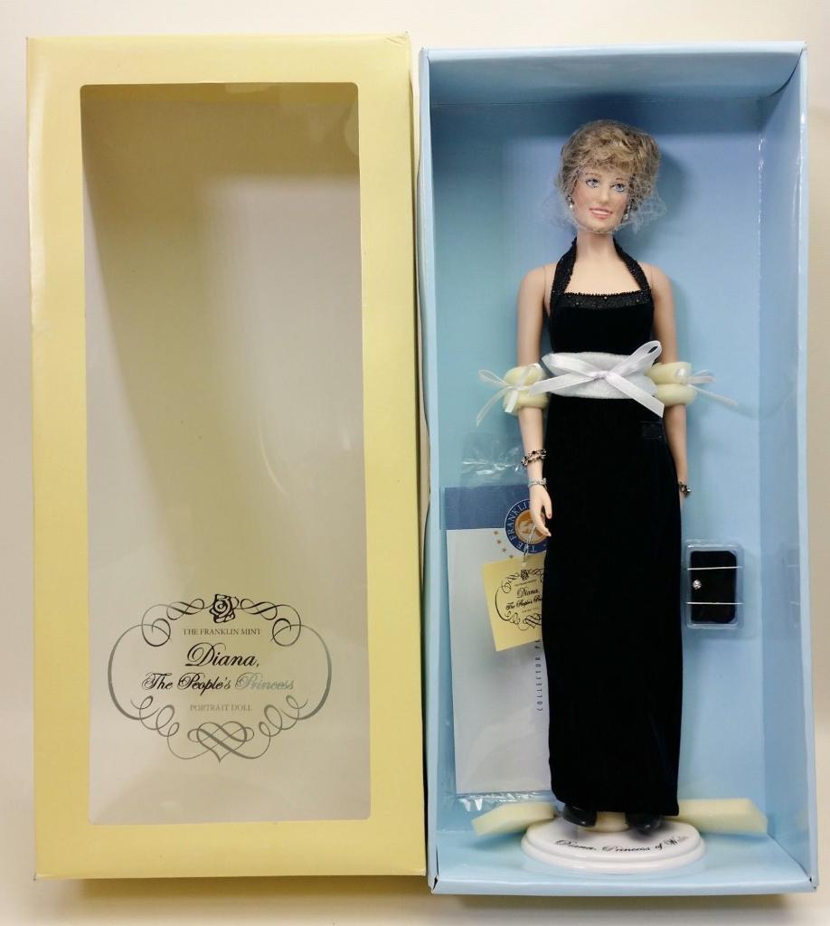 Кукла Принцесса Диана в черном платье в коробке 1998 год