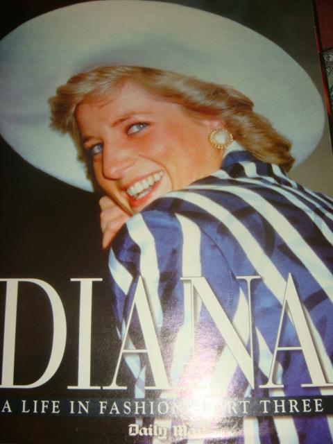 Набор журналов 6 штук Princess Diana a life in Fashion by Daily Mail 1998 3