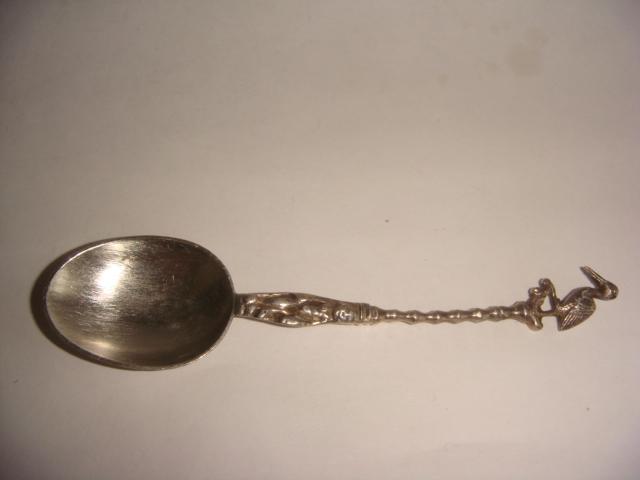 Ложка с аистом серебро Англия 18 век