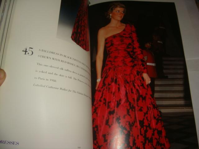 Каталог CHRISTIE'S платьев принцессы Дианы 1997 год 4