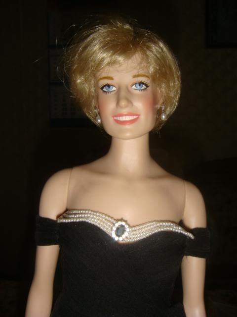 Кукла виниловая Принцесса Диана 2000 год 1
