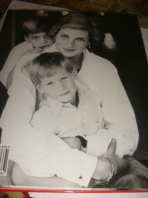 Книга памяти Принцессы Дианы Princess Diana Piter Donelli 1997 год 7