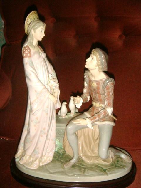 Статуэтка LLadro Ромео и Джульетта 1984 год на подставке из вишни