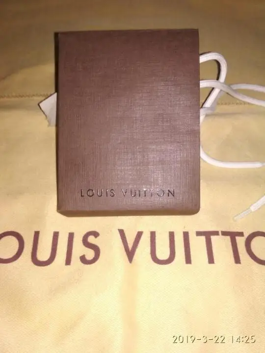 Шнурки LOUIS VUITTON