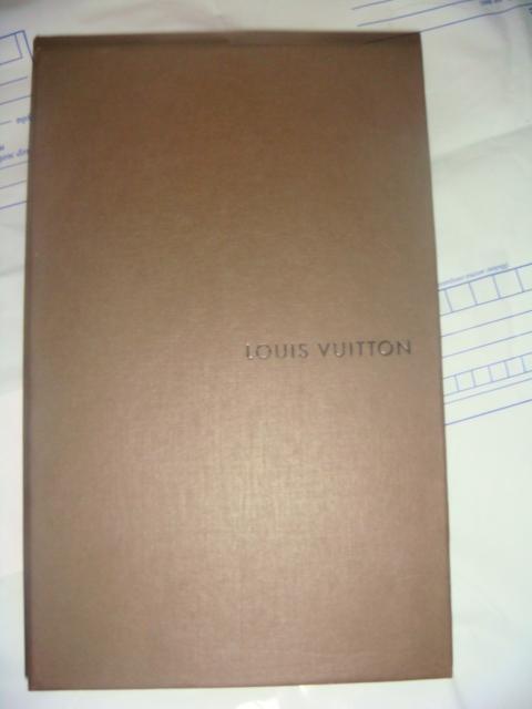 Коробка Louis Vuitton для кошелька