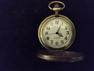 Часы карманные бронза кварцевые с бабочкой винтаж Америка