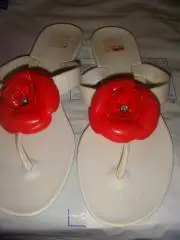 Шлепки с камелиями в стиле Chanel размер 40