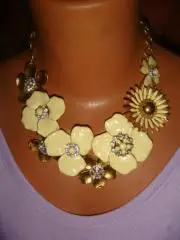 Колье камелии со стразами винтаж 90х Америка