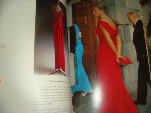 Книга о платьях принцессы Дианы 1998 год 5