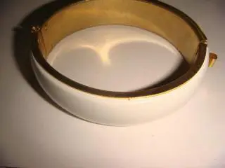 Браслет обруч белая эмаль винтаж Америка