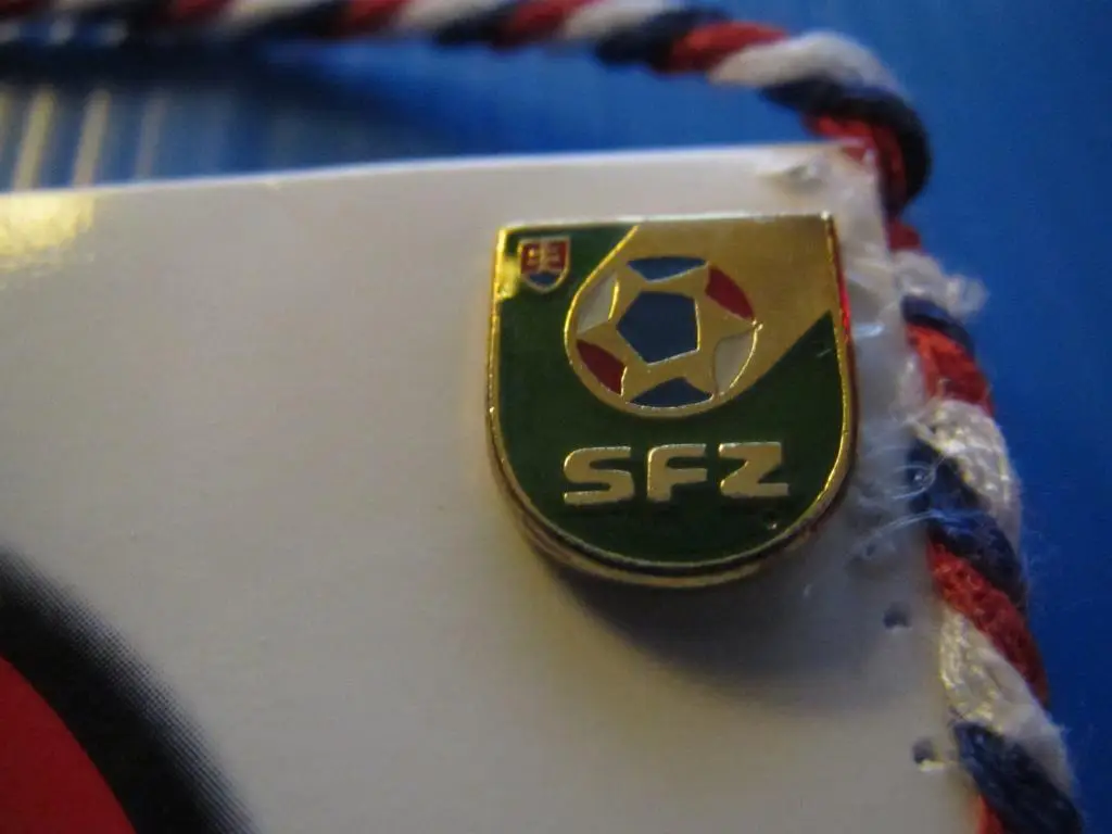 комплект вымпел Словакия федерация футбола + знак 2