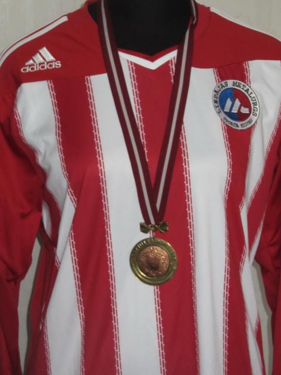 медаль за третье место чемпионата высшей лиги Латвии 2001 года